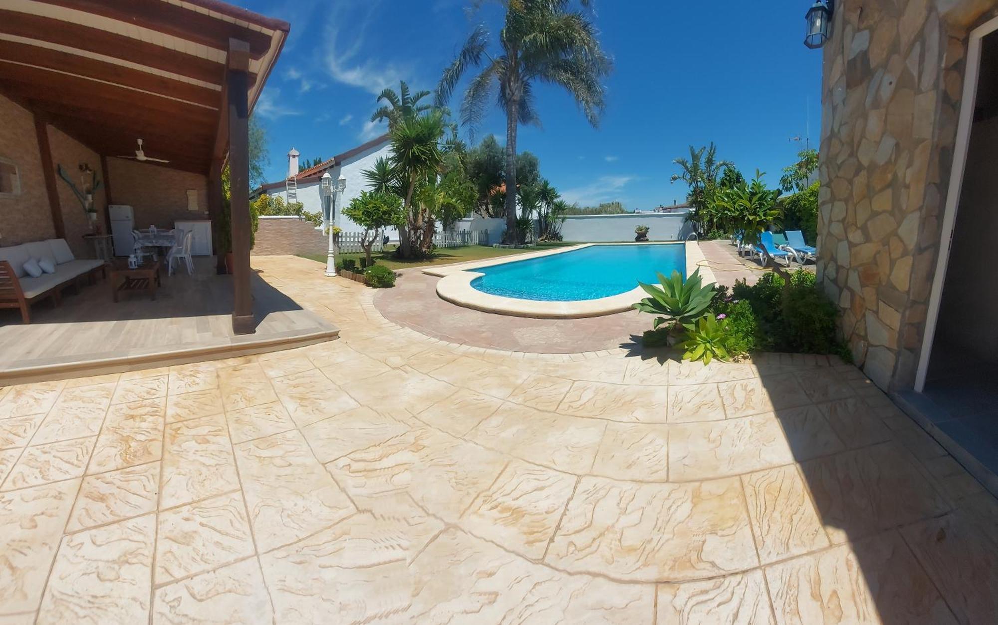 קוניל דה לה פרונטרה Chalet La Huerta Con Piscina Y Wifi מראה חיצוני תמונה