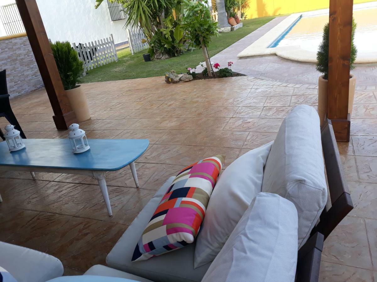 קוניל דה לה פרונטרה Chalet La Huerta Con Piscina Y Wifi מראה חיצוני תמונה