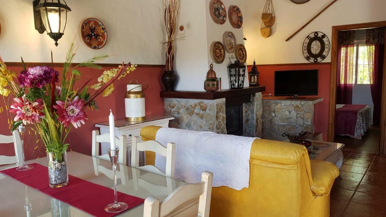 קוניל דה לה פרונטרה Chalet La Huerta Con Piscina Y Wifi מראה חיצוני תמונה