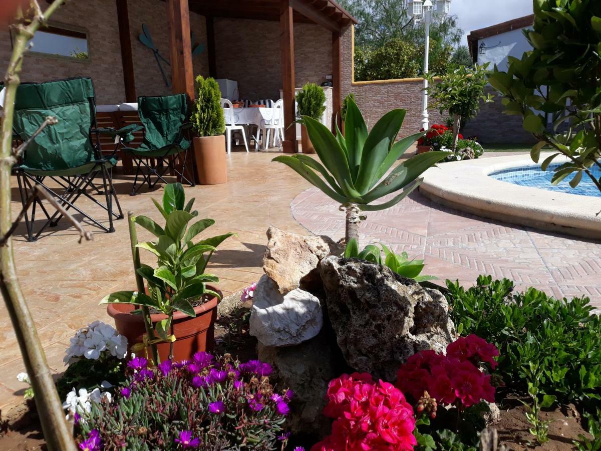 קוניל דה לה פרונטרה Chalet La Huerta Con Piscina Y Wifi מראה חיצוני תמונה